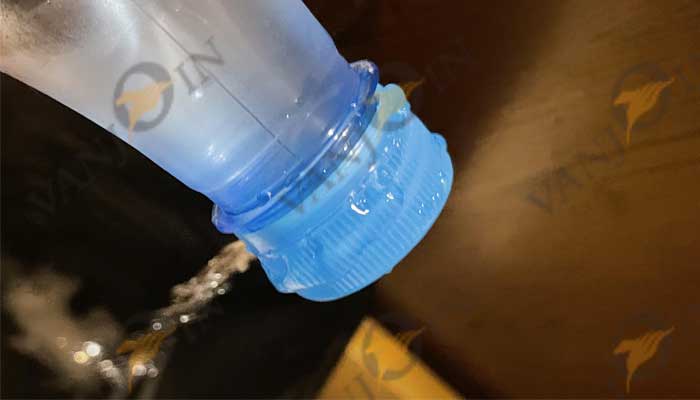 Plastic bottles: it's all in the neck!