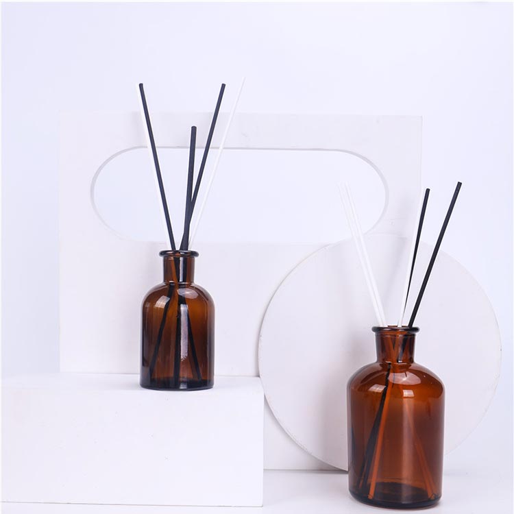 Wholesale width mouth 150ml amber glass diffuser bottle