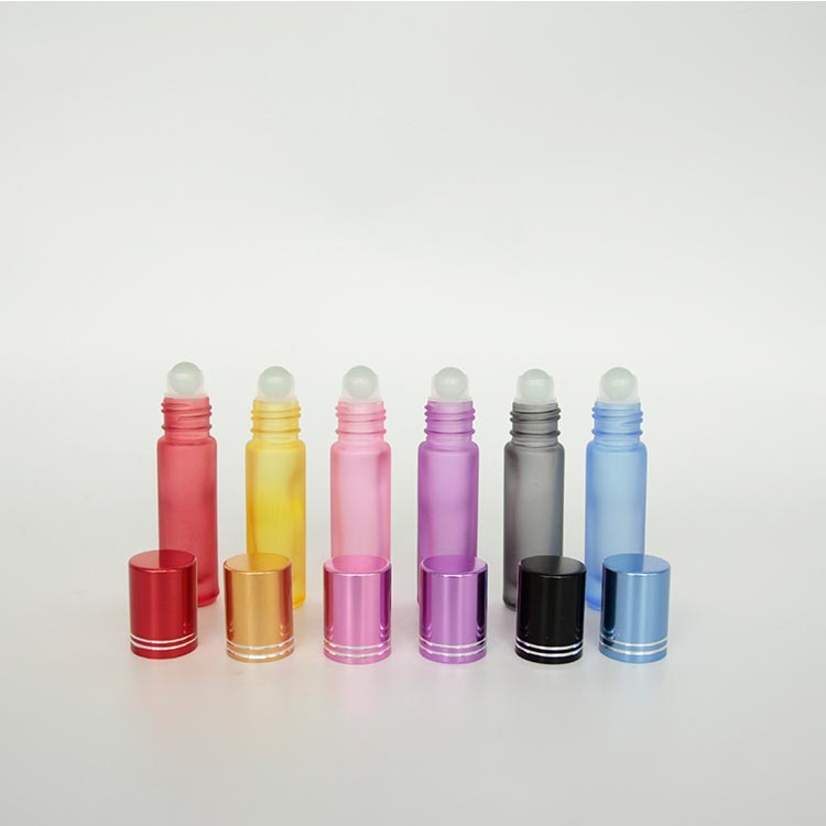 Factory price colored 5ml glass roller ball bottles for essential oil