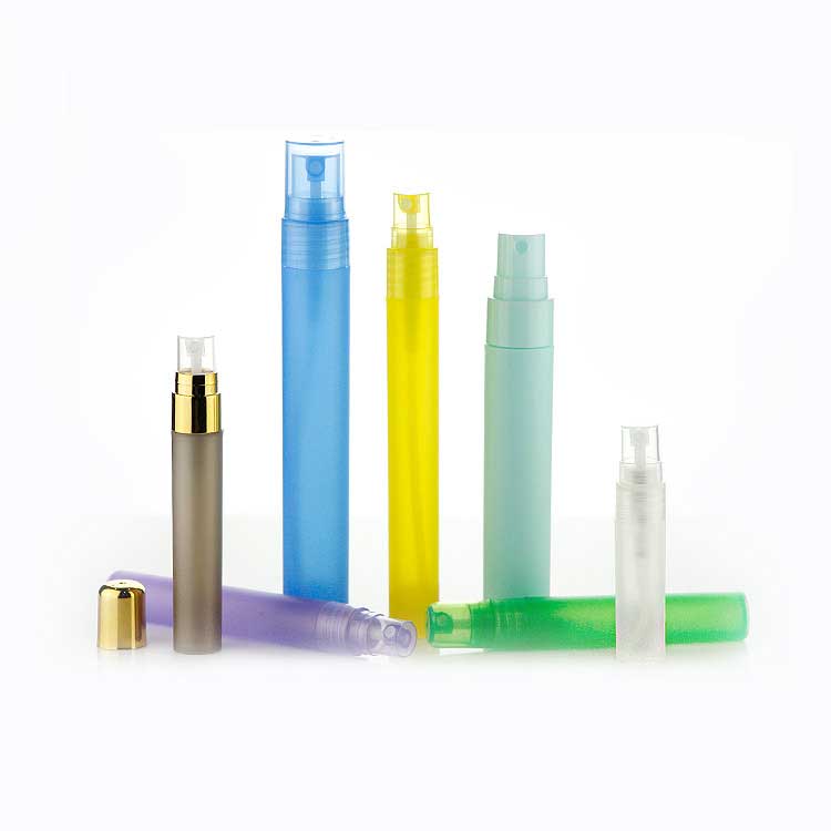 Wholesale colored 10ml plastic spray bottle with fine mist sprayer for travel