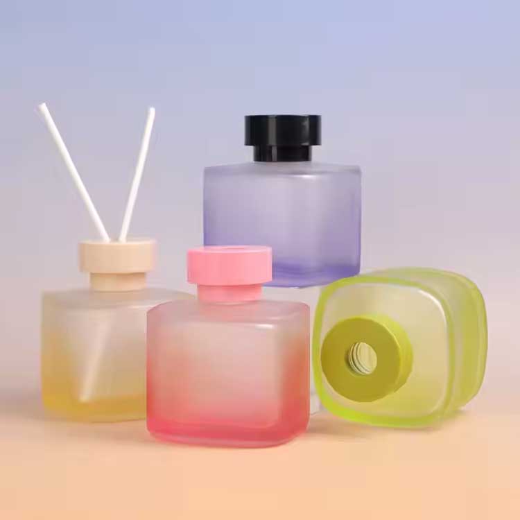 Custom colour frangrance glass diffuser bottles diffuser jars with black caps and reed sticks 180ml fragrance accessories use for home oil fragrance decoration