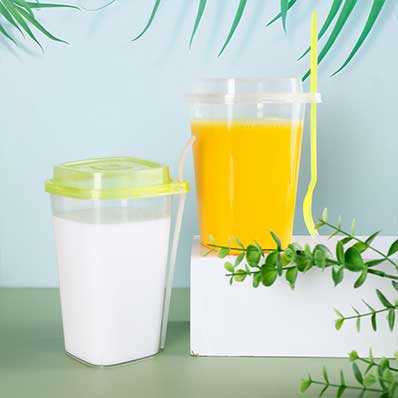 High quality 650ml clear PP injection molding square disposable smoothie cups with lids and forks