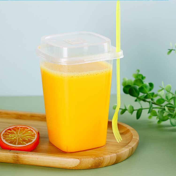 High quality 650ml clear PP injection molding square disposable smoothie cups with lids and forks