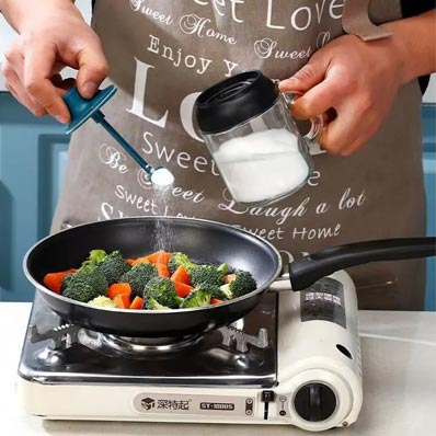 Custom label reusable 400ml glass spice jar with spoon and handle