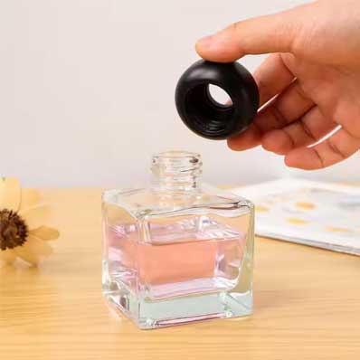 Modern home care room air fresher perfume liquid diffuser 100ml square empty fragrance bottle with screw lid aromatherapy sticks