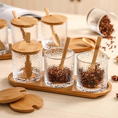 Hammer pattern labeled empty 320ml glass wooden spice jars with spoons and lids